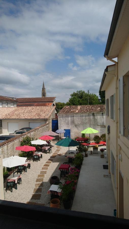 Hotel Cafe De Paris Lesparre-Médoc Exterior foto